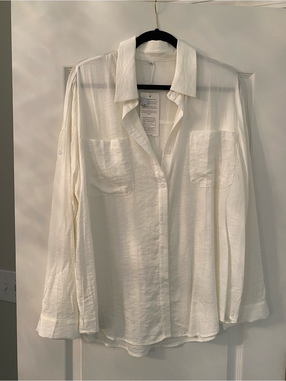 Relaxed White Button-Down Shirt with Chest Pockets - Unbranded